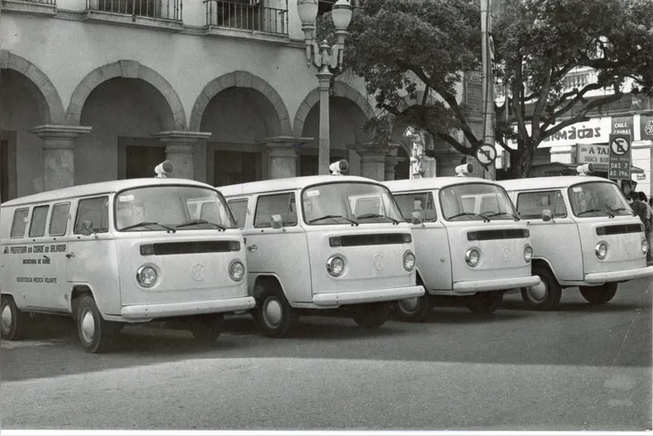 Ambulâncias da antiga Assistência Médica Volante da Prefeitura