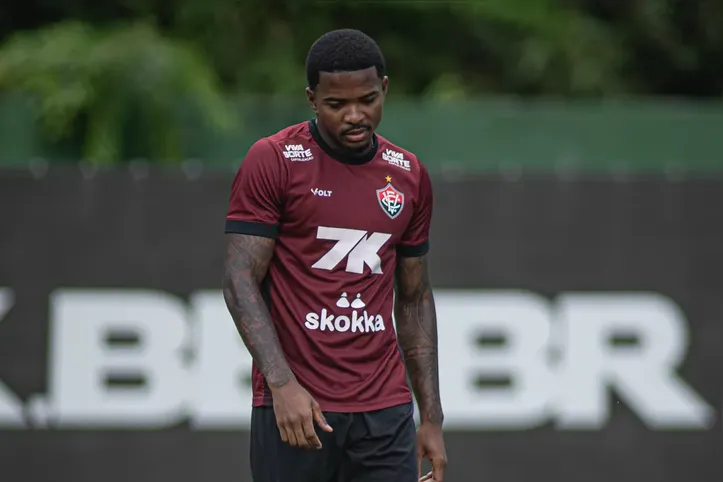 Cacá pelo Vitória