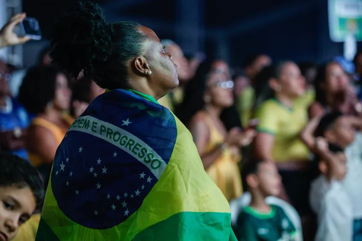 MASSA/PORTAIS Copa 2026 Na foto:Populares acompanham em Paripe o jogo da Seleção Brasileira contra Escócia Foto: Uendel Galter/Ag. A TARDE Repórter: Bruno Dias Data: 24/06/26