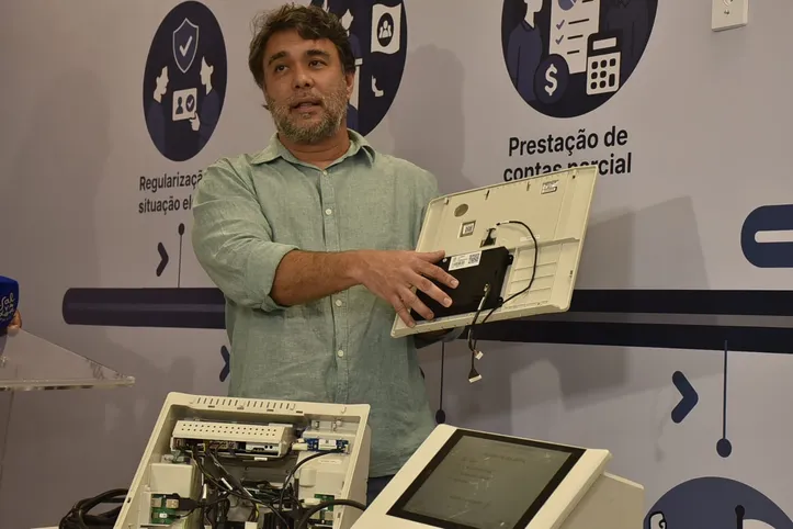Imagem ilustrativa da imagem TRE-BA exibe nova ordem de voto e segurança das urnas para 2026