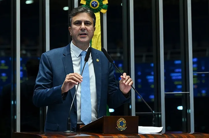 O senador Camilo Santana