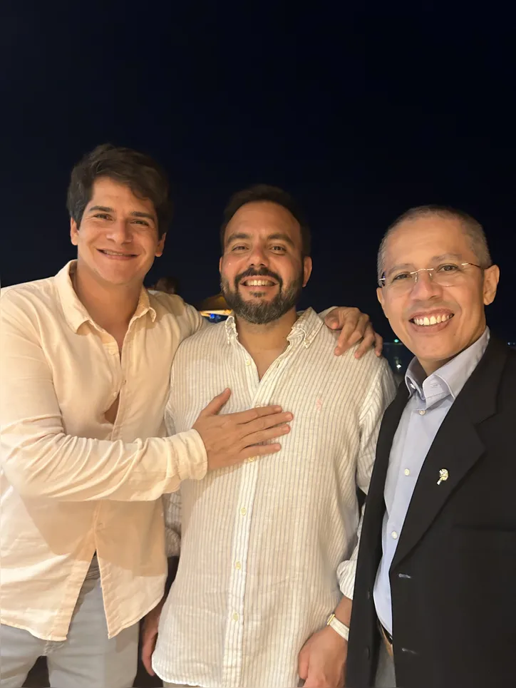 O cirurgião plástico Antonio Paulo Pitanguy Müller, ao centro, com o compadre Bruno Boni e Paulo de Tarso