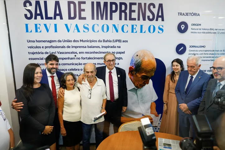 Imagem ilustrativa da imagem UPB entrega Comenda João Durval em ato marcado por defesa da autonomia