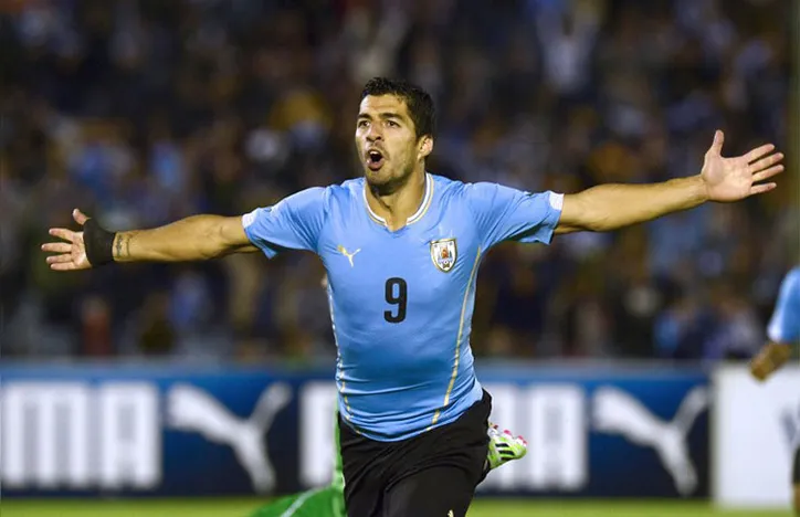 Levantamento mostra queda de desempenho do Uruguai sem o camisa 9 em Mundiais.