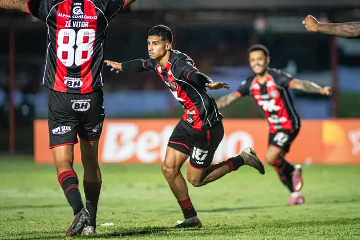 Vitória 4x0 Athletico
