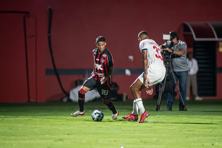 Erick e David Duarte em Vitória 2x1 Bahia - Brasileirão 2025