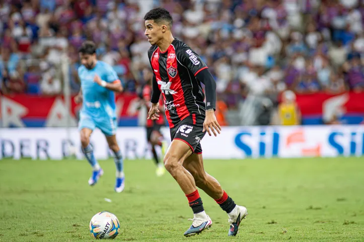 Renê, atacante do Vitória