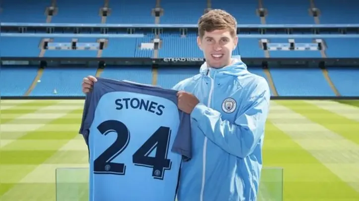 John Stones pelo Manchester City