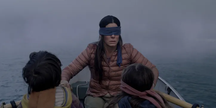 Cena de Bird Box