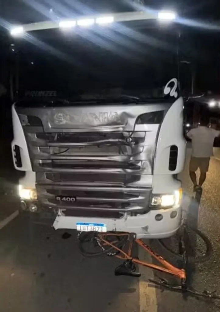 Colisão de um caminhão com um ciclista na BR-116