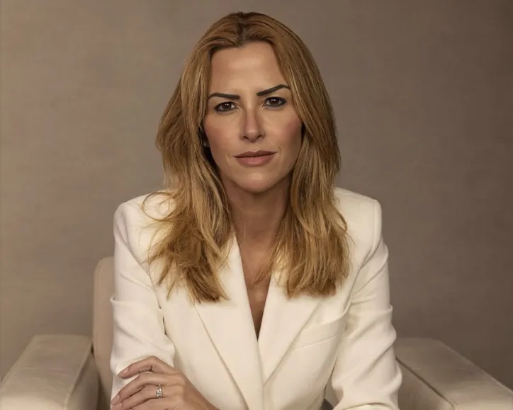 Alessandra Tanure, destaque no Direito Digital, recebe reconhecimento nacional por sua atuação