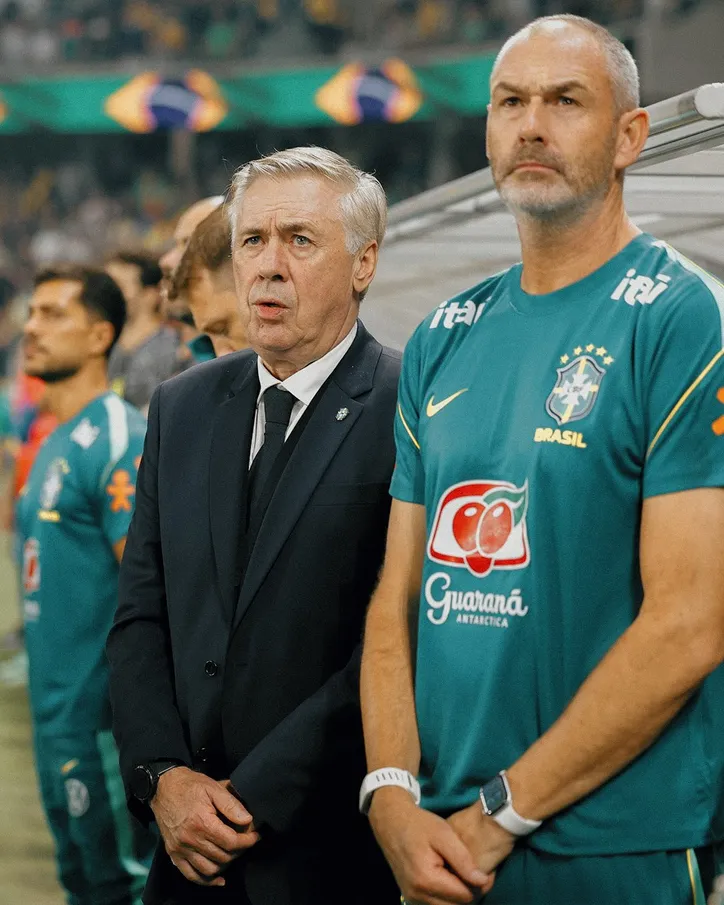 Carlo Ancelotti acompanha amistoso da Seleção