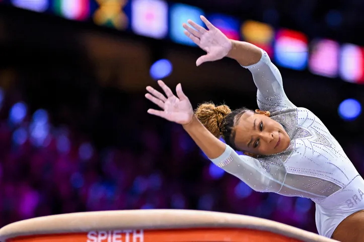 Rebeca Andrade conquista o tricampeonato mundial