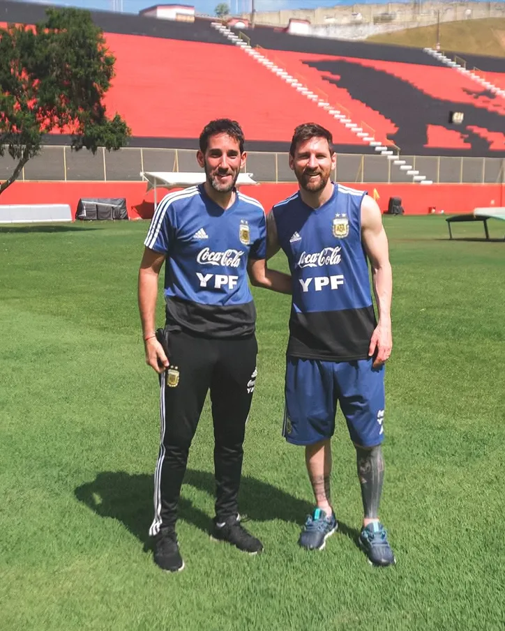 Tato Pagano e Lionel Messi no Barradão