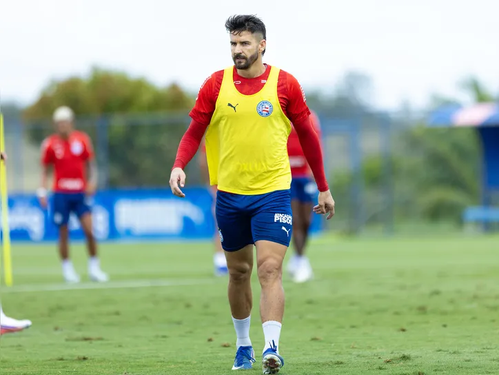 Everaldo é punido pelo STJD e desfalca o Bahia no Brasileirão