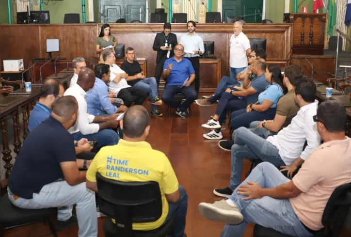 Reunião do colégio de líderes na CMS