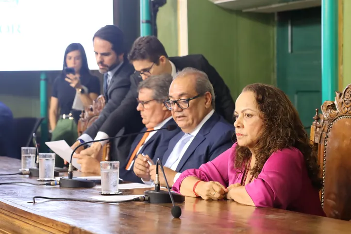 Presidente da Câmara, Carlos Muniz (PSDB)