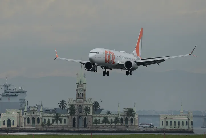 Avião decolando