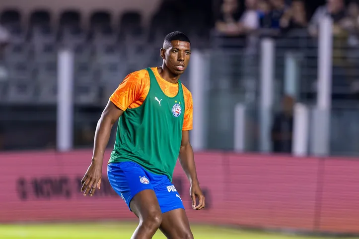 Kanu recebeu o terceiro cartão amarelo contra o Santos e será desfalque do Bahia diante do São Paulo