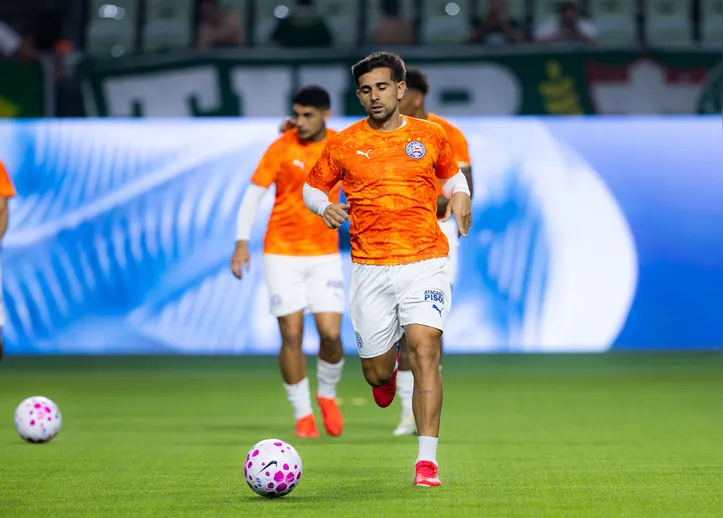 Após cumprir suspensão contra o Mirassol, Nico Acevedo volta a ficar à disposição de Rogério Ceni