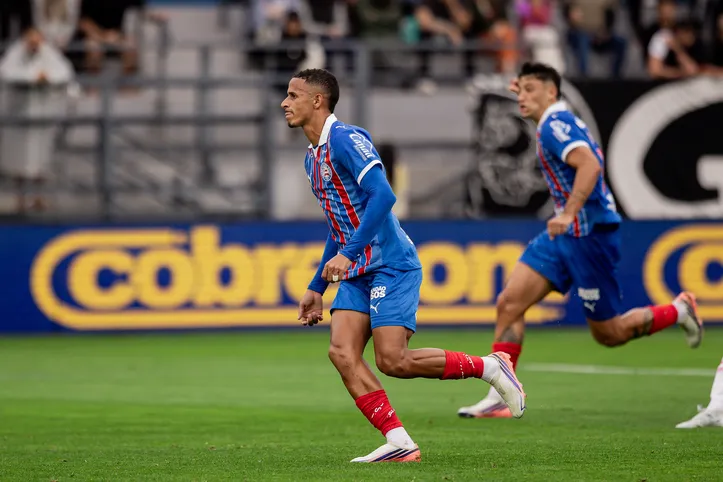 Luciano Juba comemora gol do Bahia