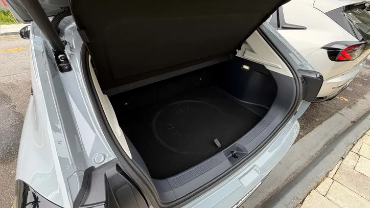 Porta-malas do BAIC Arcfox T1
