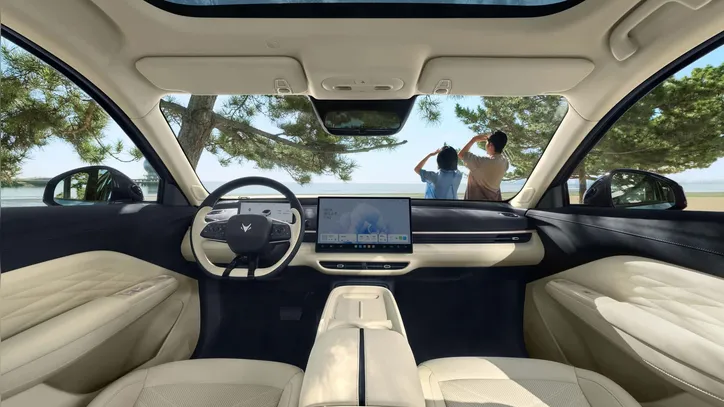 Interior do BAIC Arcfox T1