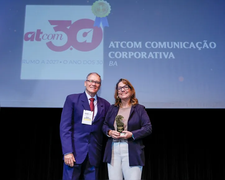 Cinthya Medeiros celebra mais uma conquista da ATcom no cenário nacional