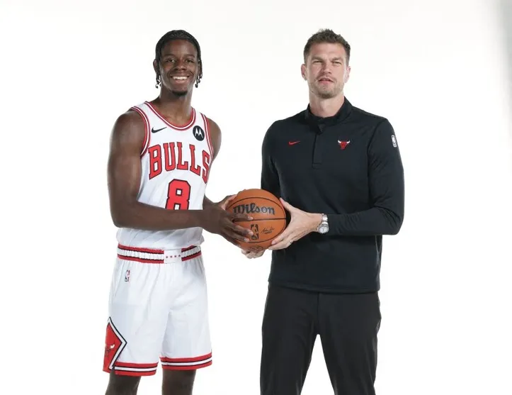 Thiago Splitter e Caleb Wilson