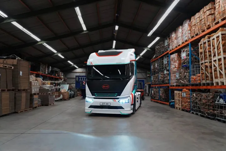 Caminhão elétrico pesado ETT 44
