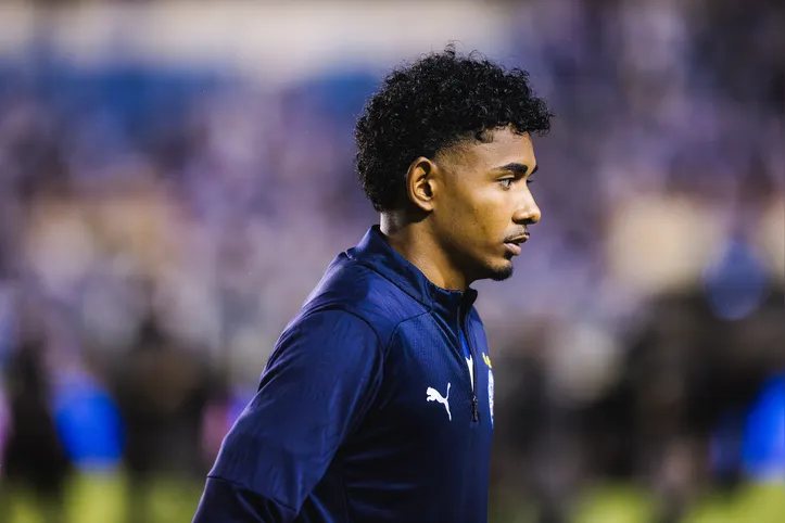 Vitinho, de 22 anos, terá o contrato rescindido pelo Bahia e ficará livre para assinar em definitivo com o Paços de Ferreira.