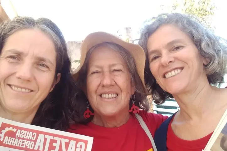 Maria Bona (ao centro), candidata ao governo da Bahia