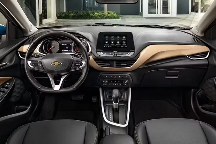 Interior Onix Plus