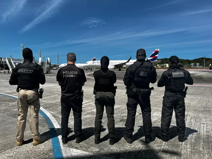 Imagem ilustrativa da imagem Cinco líderes de facções são transferidos da Bahia para presídios federais