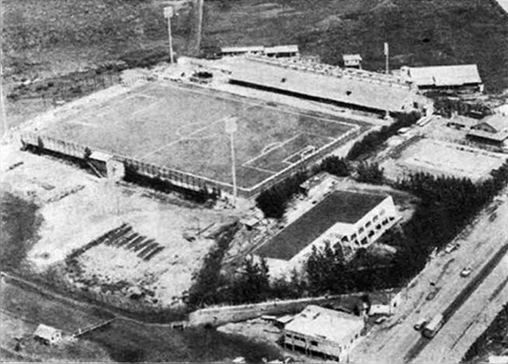 Foto aérea do Estádio Engenheiro Araripe na década de 1960