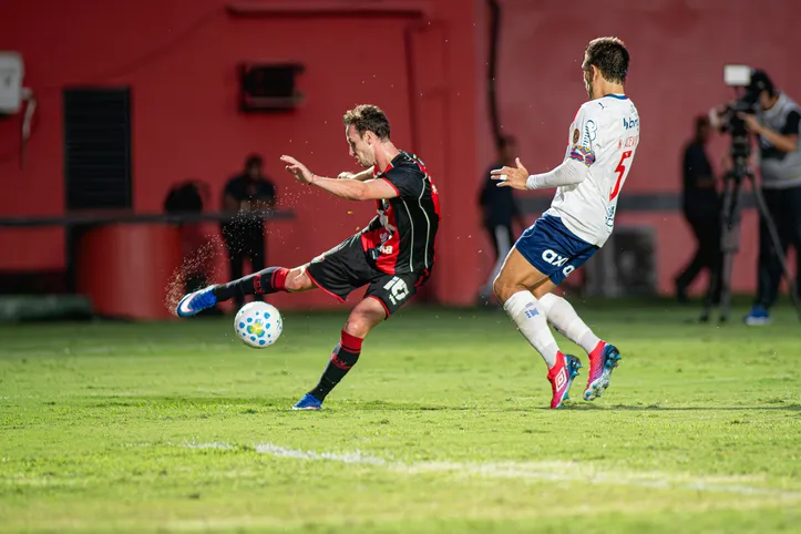 Pochettino e Nico Acevedo no clássico BaVi