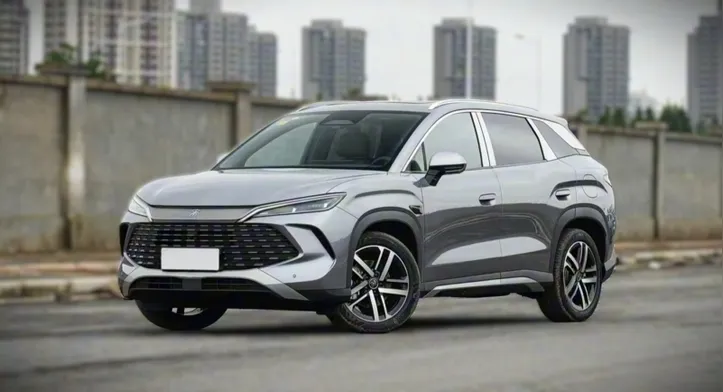 BYD Song na sétima posição (2.735 unidades)