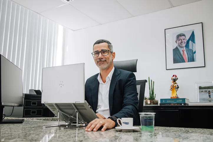 Gildeone Almeida é presidente da Embasa