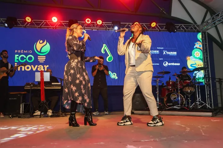 Show dos cantores Ton Santos e Larissa Mello