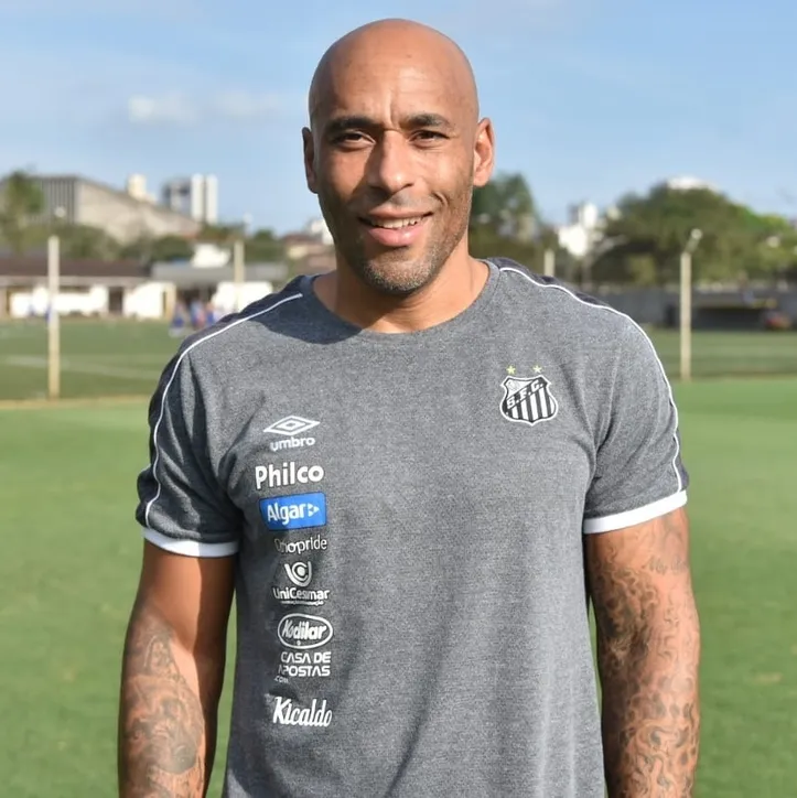 Imagem ilustrativa da imagem De Adriano a Rincón: relembre astros na mira da polícia por tráfico