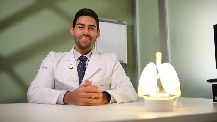 Dr. Jorge Ardila, pneumologista especialista em cessação de tabagismo