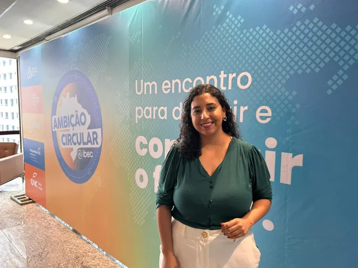 Thainy bressan, Especialista de sustentabilidade da Confederação Nacional do Comércio
