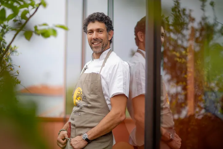 À frente do Mocotó, em São Paulo, Rodrigo Oliveira traz referências da cozinha nordestina ao encontro.