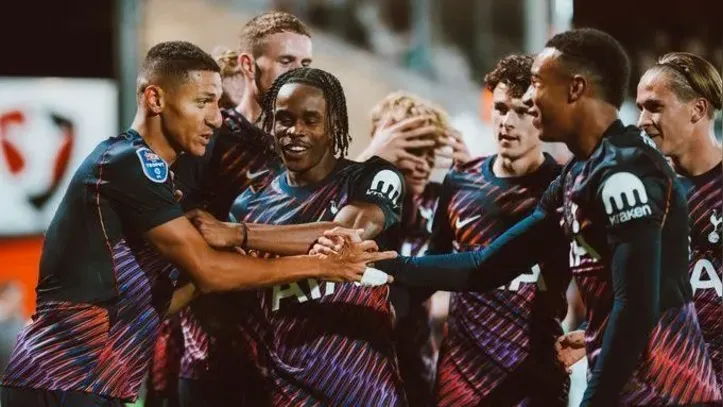 Richarlison pelo time Sub-21 do Tottenham