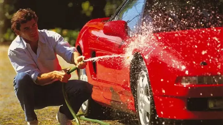 Honda NSX foi um dos exemplares disponibilizados pela Honda para uso pessoal de Senna