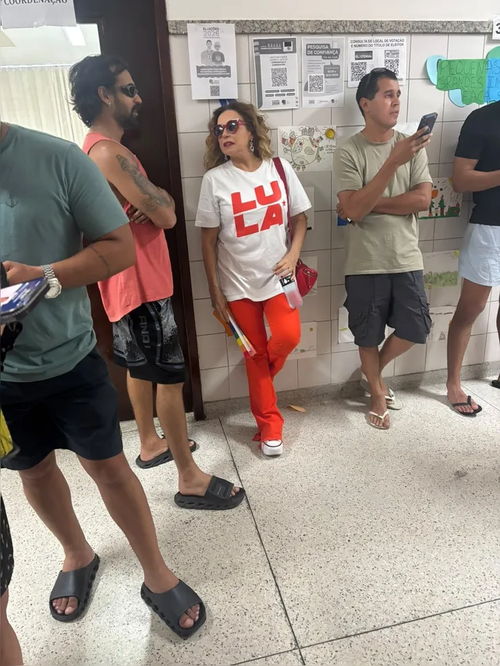 Imagem ilustrativa da imagem Famosos vão às urnas: veja quem declarou voto e quem cobrou políticos