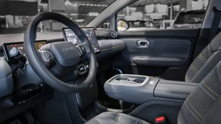 Interior Aion UT Cross