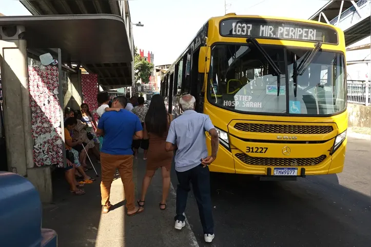 Imagem ilustrativa da imagem GPS dos ônibus será enviado ao TRE-BA após caos no transporte de Salvador