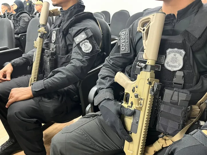 Imagem ilustrativa da imagem Grupo fraudava registros de CAC para comprar e vender armas na Bahia