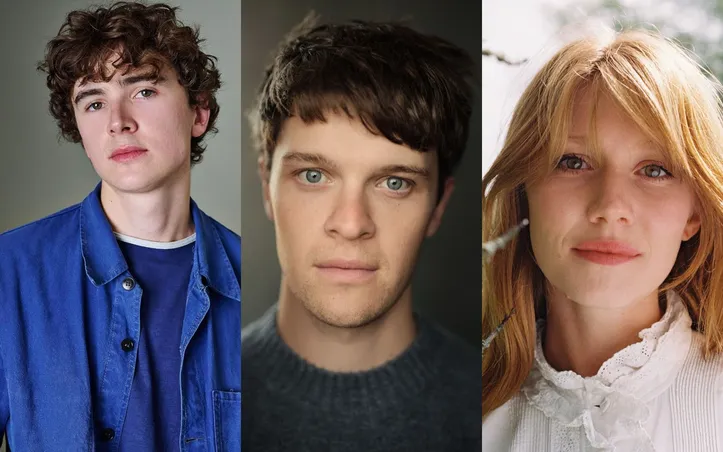 Atores Harry Gilby, Jasper Talbot e Hannah Chinn